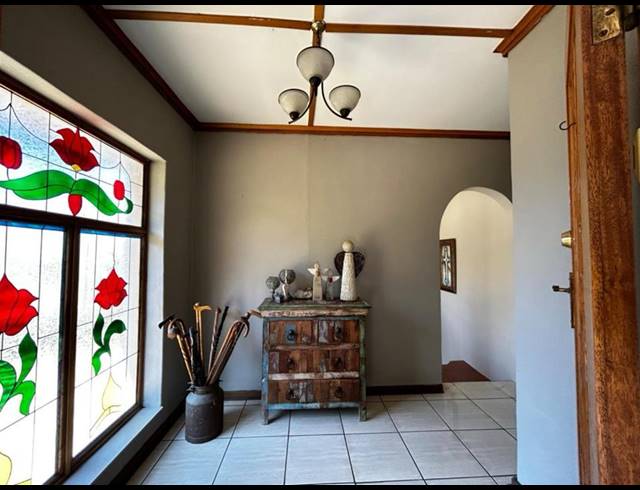4 BEDROOM HOUSE FOR SALE IN SIGNAL HILL